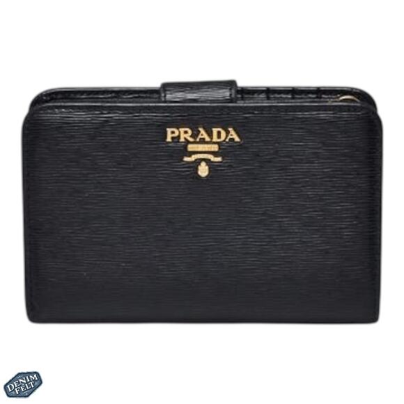 Prada Black Vitello Move Leather
French Lampo Compact Wallet - Picture 1 of 10